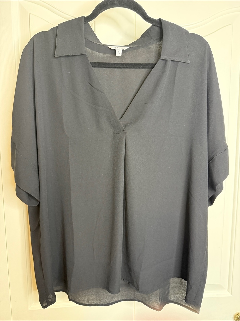 🏖️ Reitmans pullover V Neck Blouse